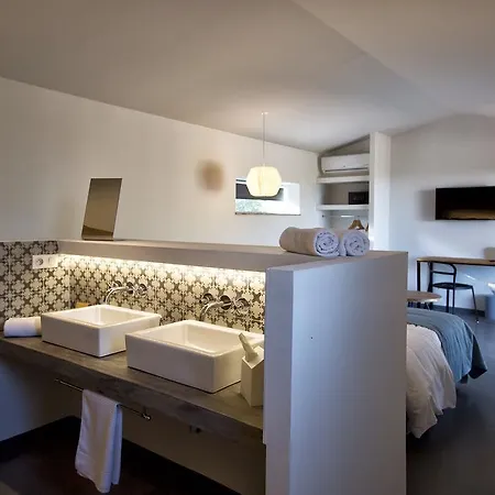 Hotel Les De Mila 4*