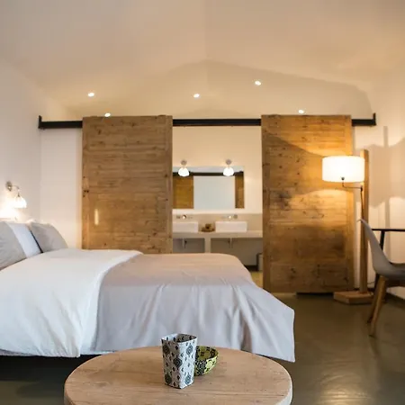 Les De Mila Hotel 4*