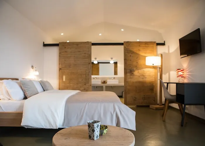 Les De Mila Hotel 4*