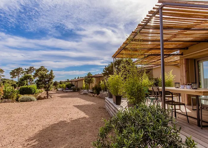 Les De Mila Hotel 4*